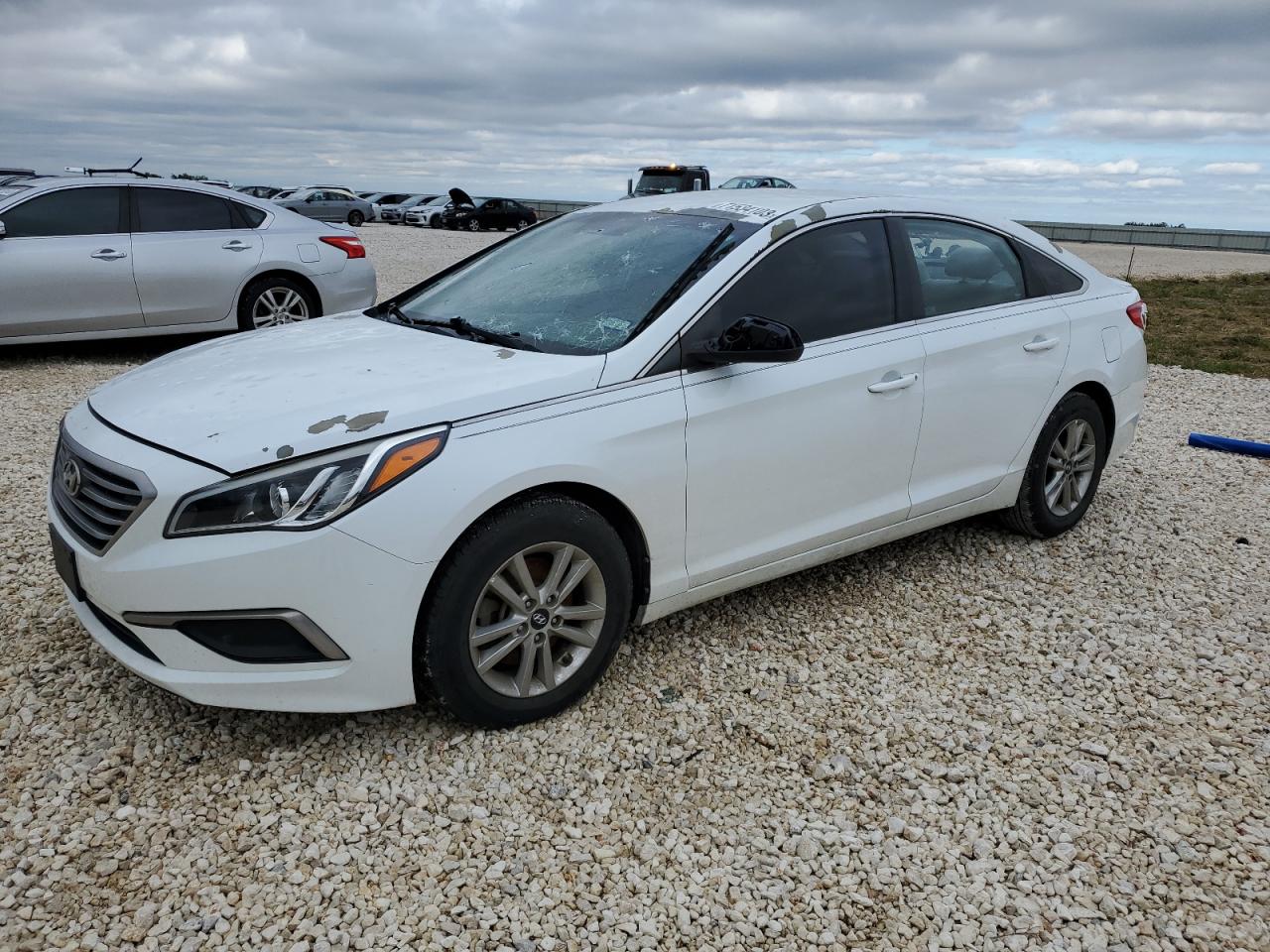 Obraz 1 z 2017 HYUNDAI SONATA SE 2017 z VIN 5NPE24AF4HH529220