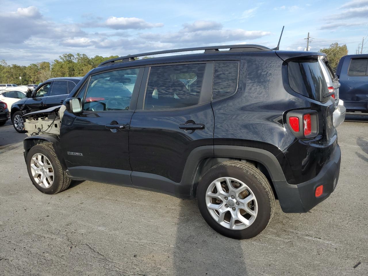 Image 2 of 2018 JEEP RENEGADE LATITUDE 2018 with VIN ZACCJABB7JPJ53983
