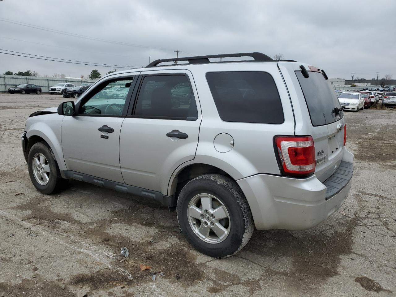 Изображение 2 2010 FORD ESCAPE XLT 2010 с VIN 1FMCU0D70AKD37679