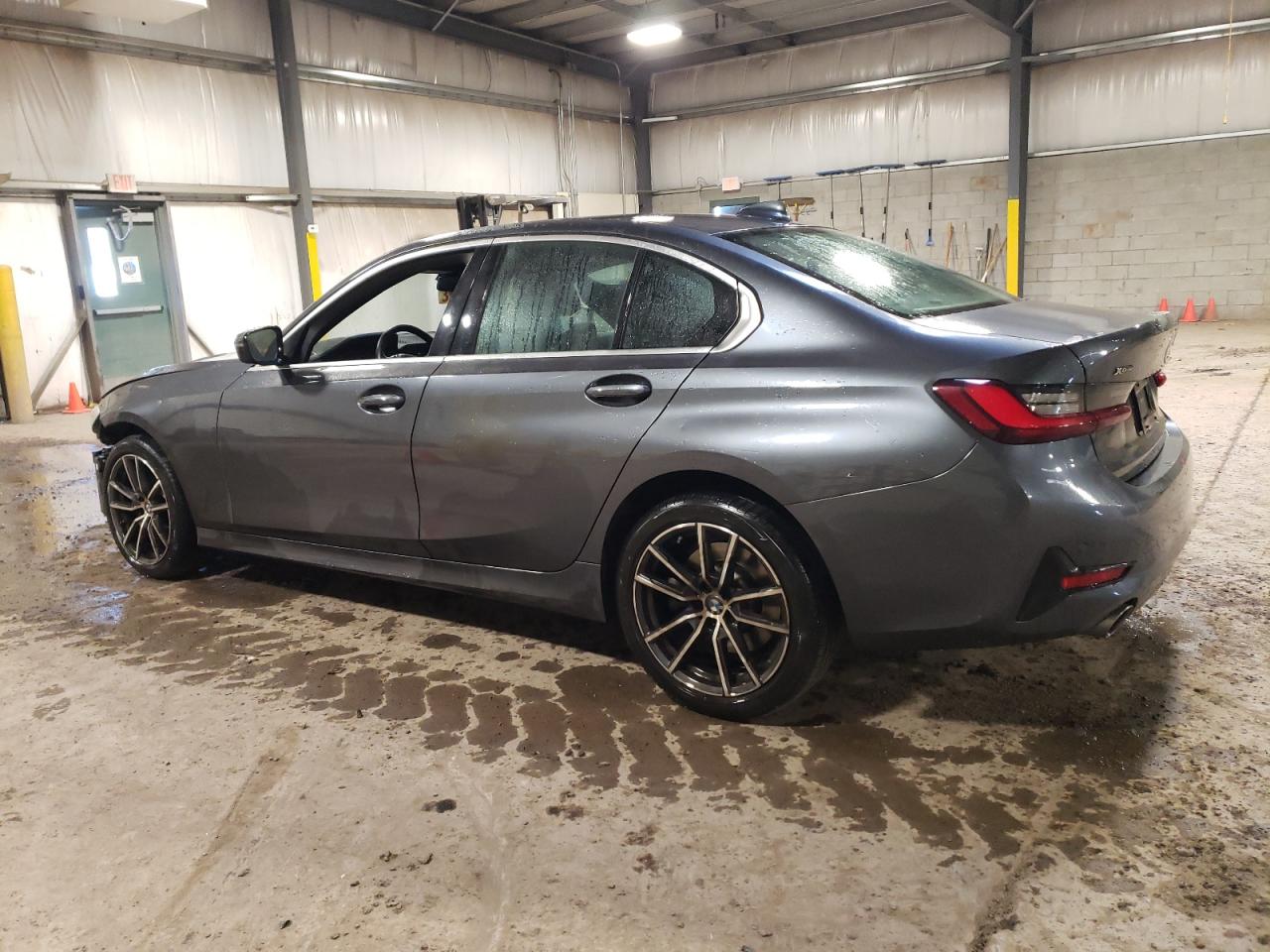 Изображение 2 2022 BMW 330XI  2022 с VIN 3MW5R7J02N8C62776