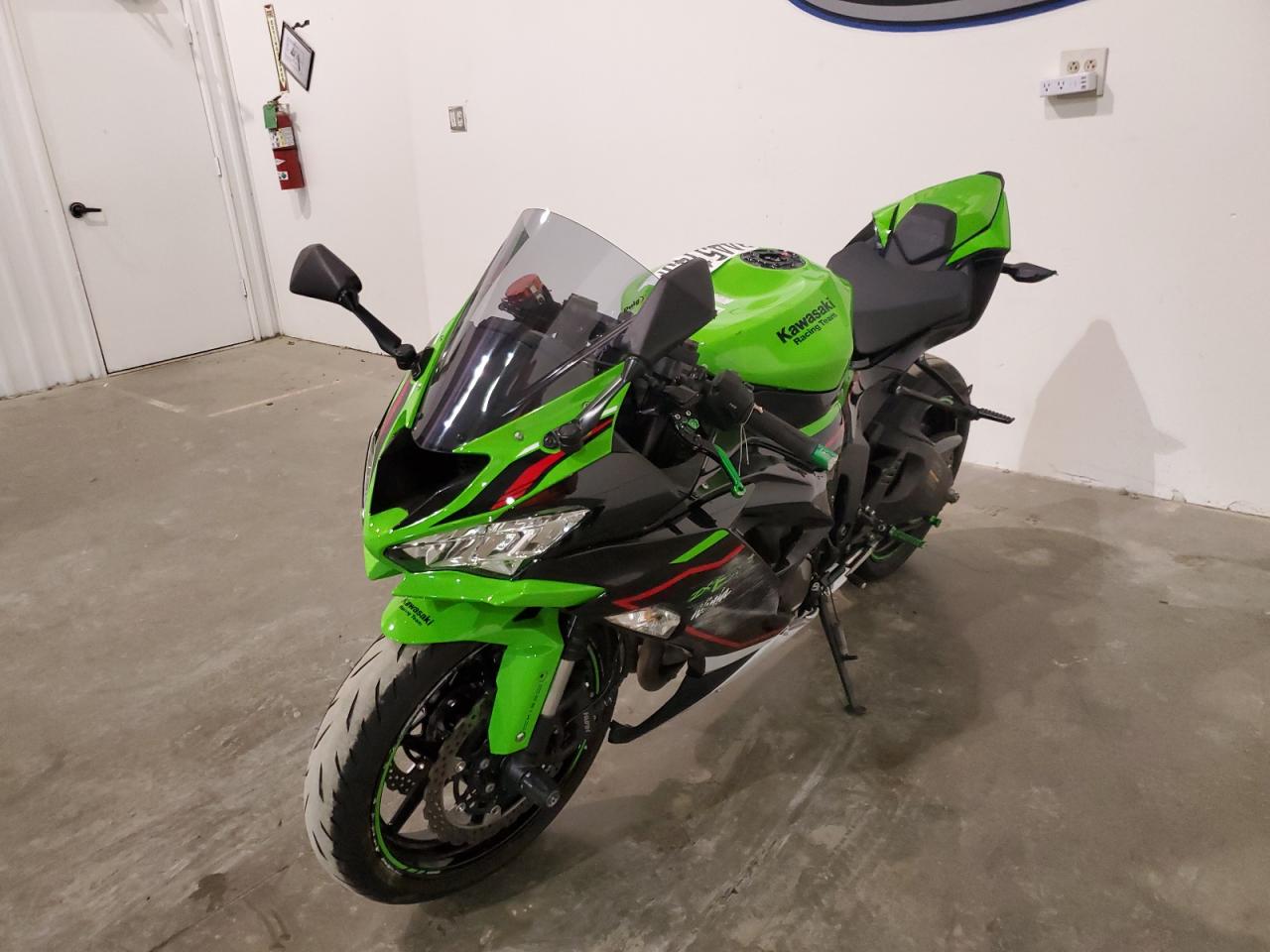 Image 2 of 2021 KAWASAKI ZX636 K 2021 with VIN JKBZXJG10MA014784