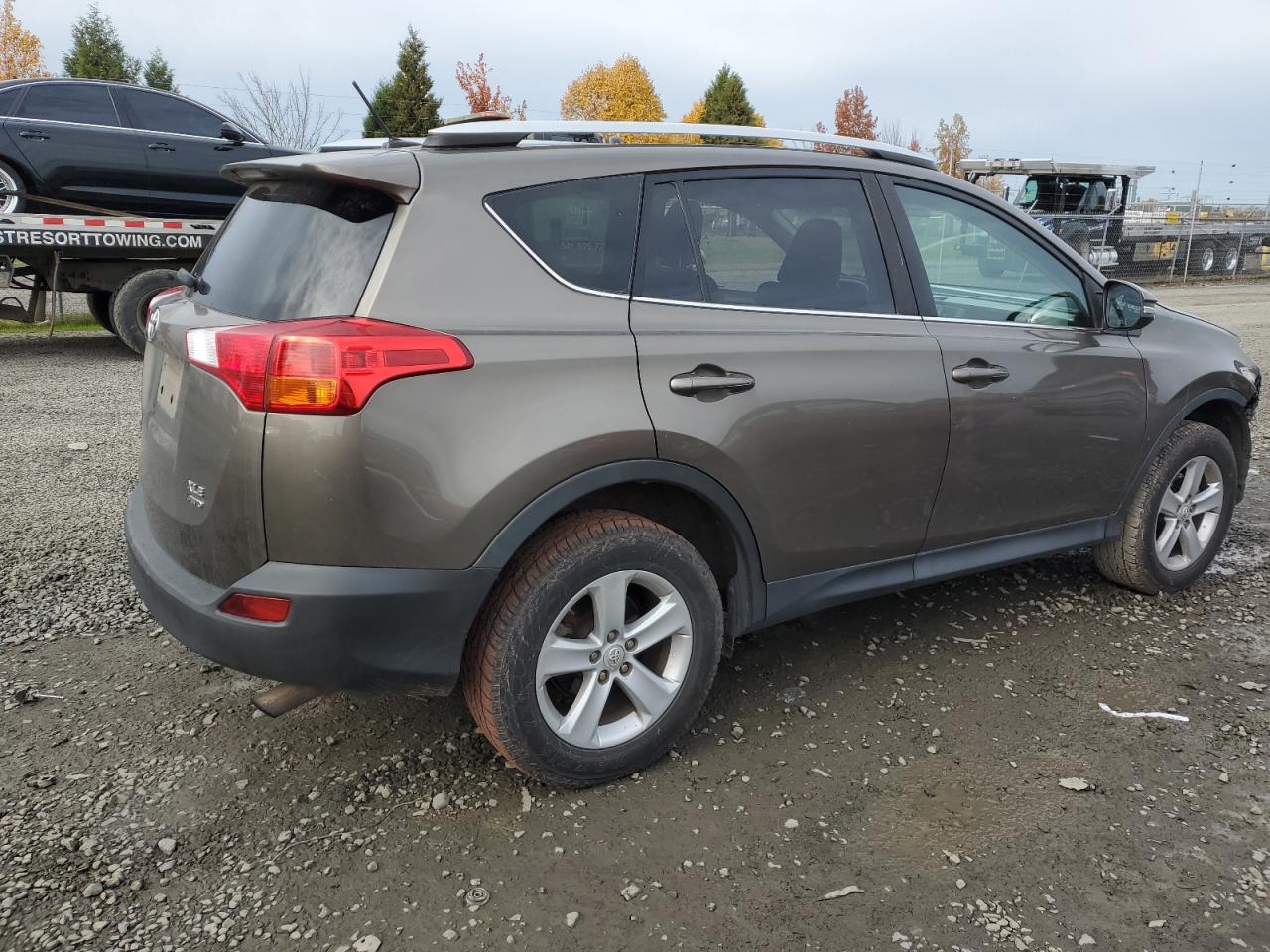 Image 3 of 2014 TOYOTA RAV4 XLE 2014 with VIN 2T3RFREV0EW212673