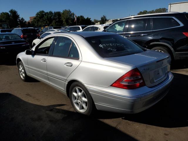 Obraz 2 z 2004 MERCEDES-BENZ C-CLASS 240 2004 z VIN WDBRF61J74A552903