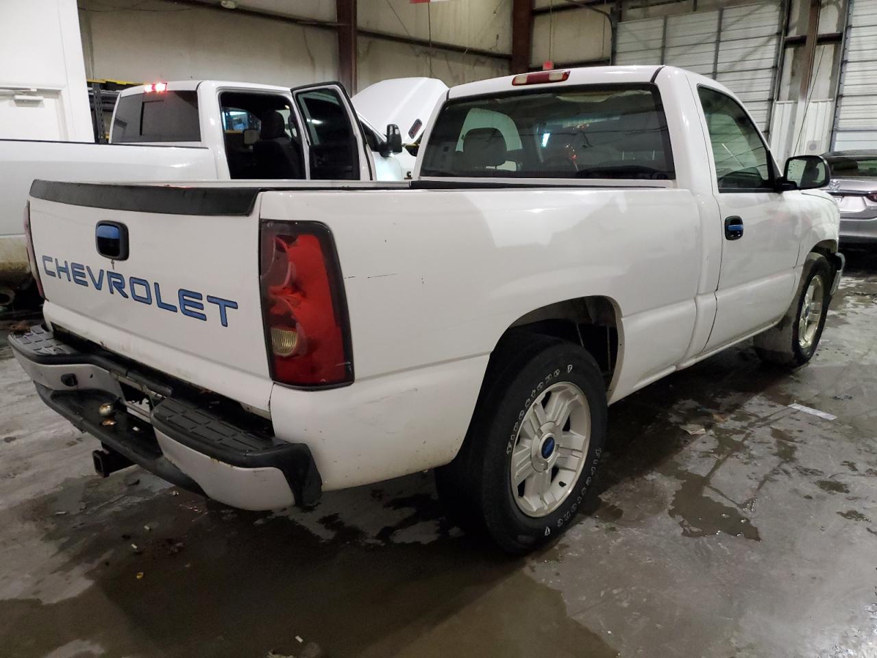 Изображение 3 2006 CHEVROLET SILVERADO C1500 2006 с VIN 1GCEC14X96Z152700