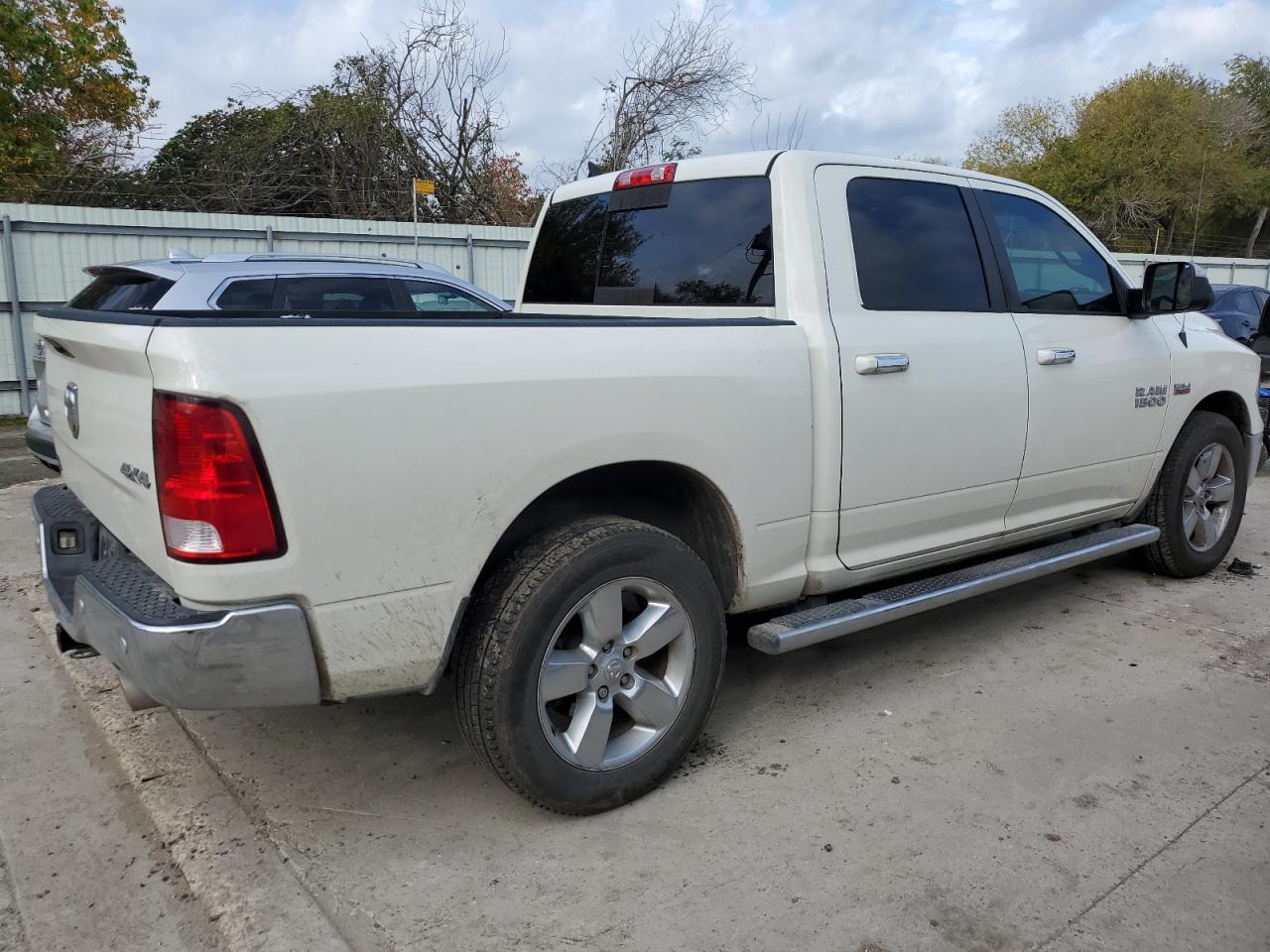 Obraz 3 z 2016 RAM 1500 SLT 2016 z VIN 1C6RR7LT0GS407723
