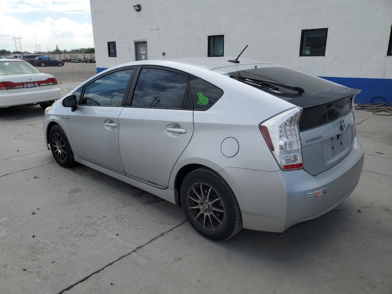 Image 2 of 2010 TOYOTA PRIUS  2010 with VIN JTDKN3DU5A0143875