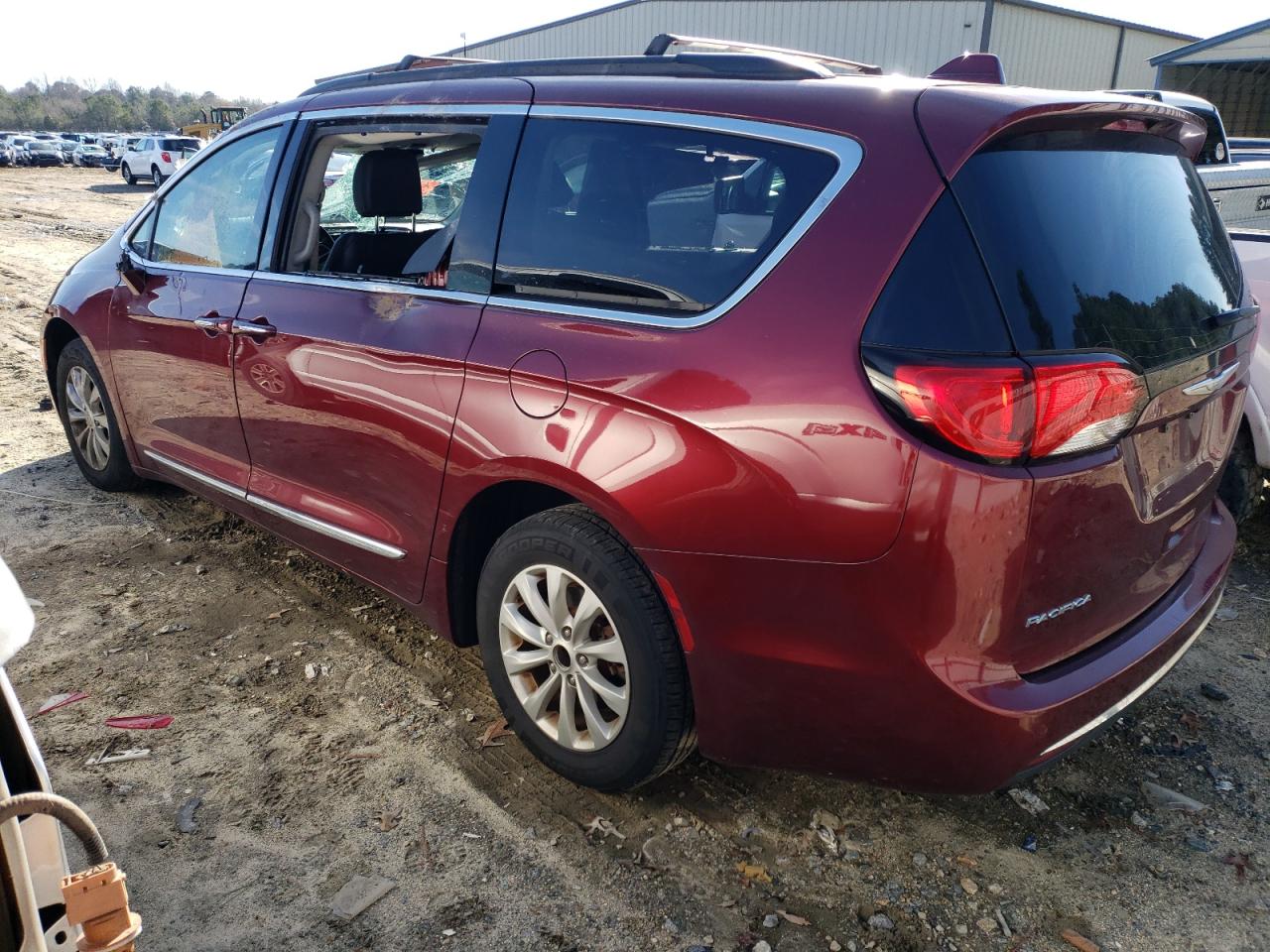 Изображение 2 2017 CHRYSLER PACIFICA TOURING L 2017 с VIN 2C4RC1BG0HR661480