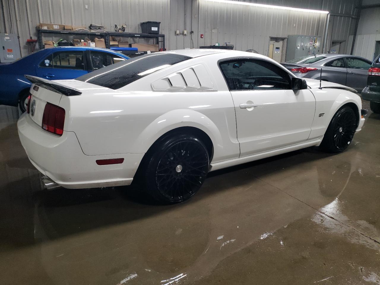 Изображение 3 2005 FORD MUSTANG GT 2005 с VIN 1ZVFT82H755138659