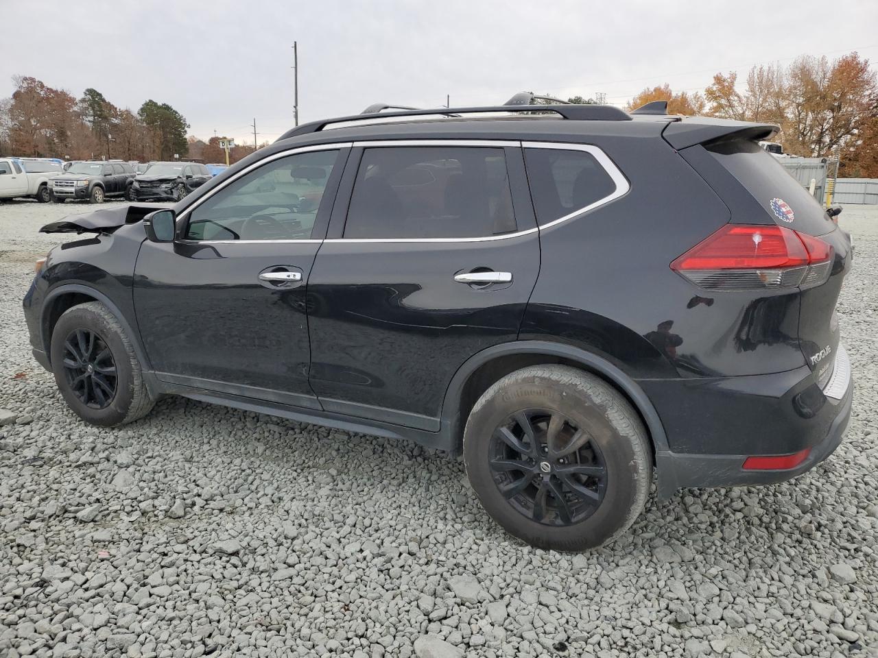 Obraz 2 z 2017 NISSAN ROGUE SV 2017 z VIN 5N1AT2MV9HC812173