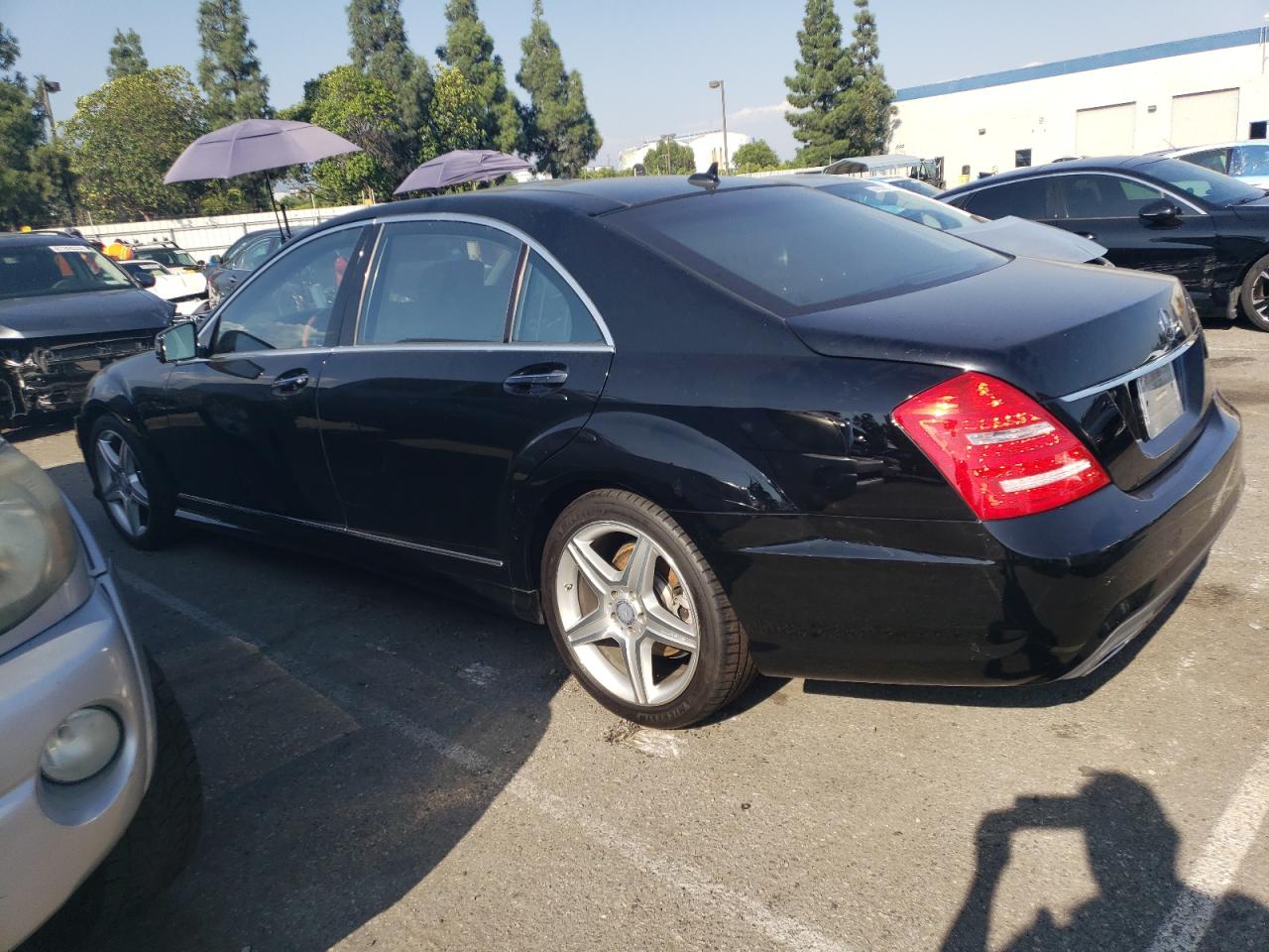 Obraz 2 z 2010 MERCEDES-BENZ S 550 4MATIC 2010 z VIN WDDNG8GB5AA325901