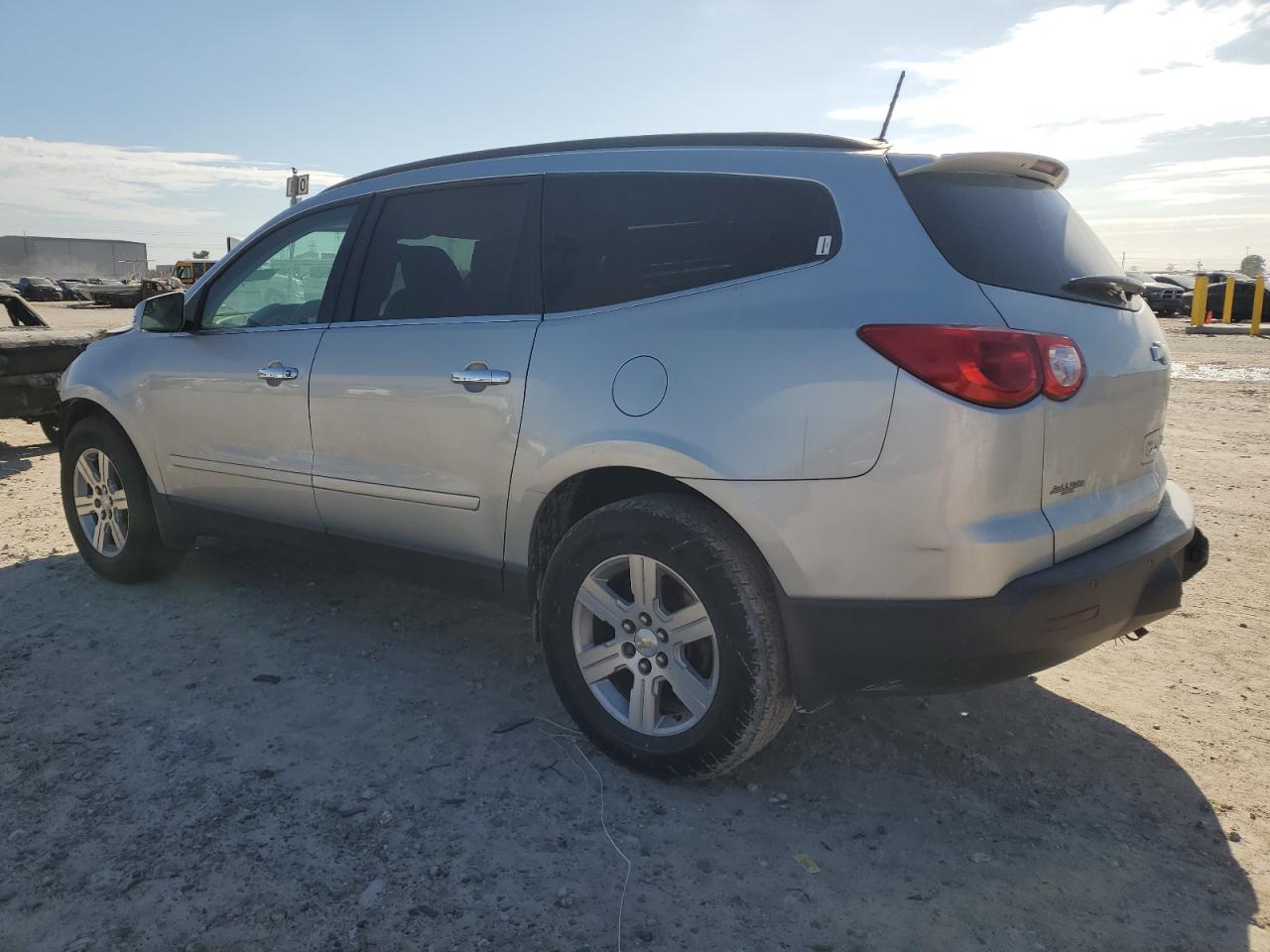 Image 2 of 2011 CHEVROLET TRAVERSE LT 2011 with VIN 1GNKRGED8BJ116151