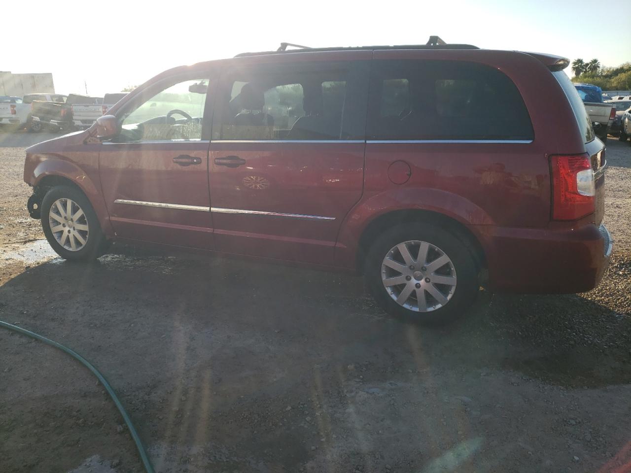 Изображение 2 2015 CHRYSLER TOWN & COUNTRY TOURING 2015 с VIN 2C4RC1BGXFR551579