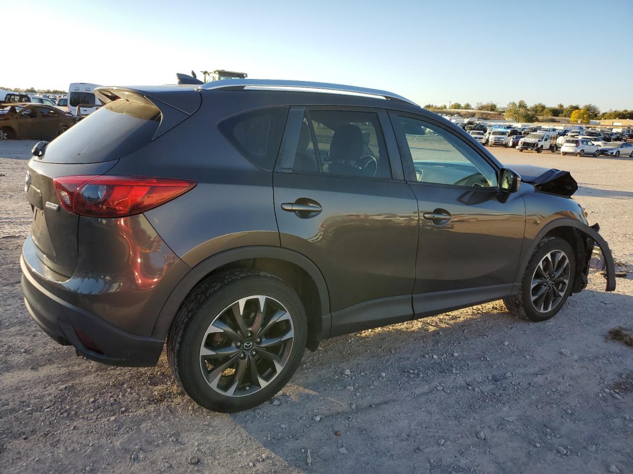 Obraz 3 z 2016 MAZDA CX-5 GT 2016 z VIN JM3KE4DY2G0863692