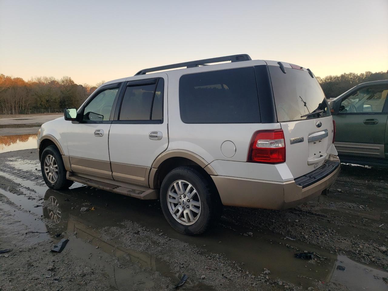 Image 2 of 2012 FORD EXPEDITION XLT 2012 with VIN 1FMJU1J55CEF28628