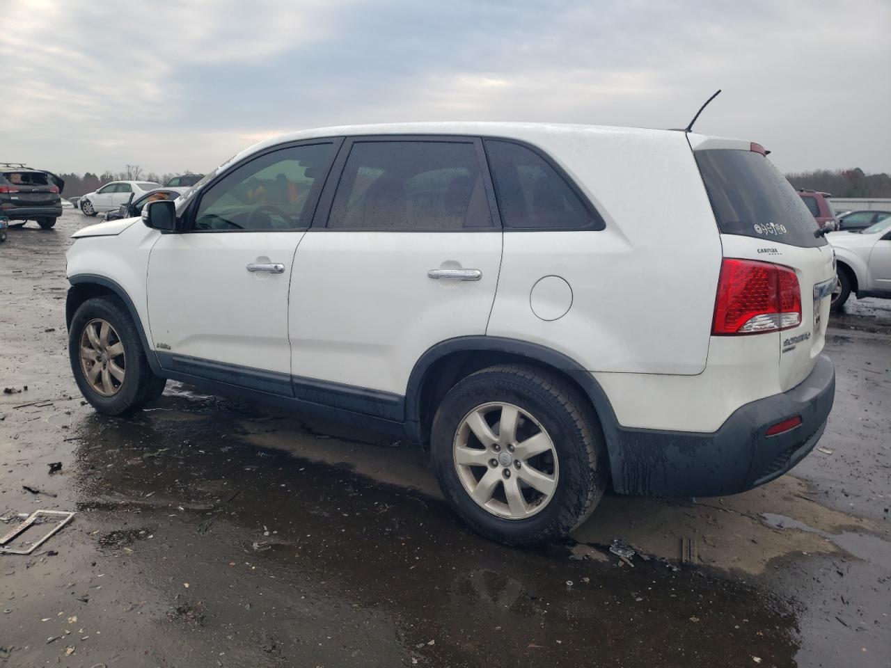 Изображение 2 2013 KIA SORENTO LX 2013 с VIN 5XYKTDA64DG422198