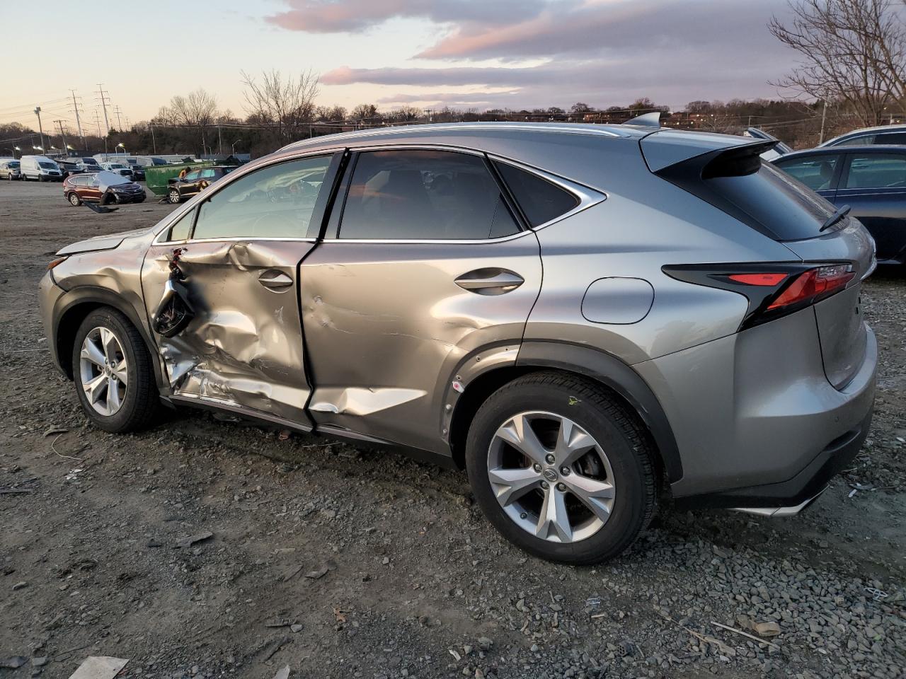 Obraz 2 z 2017 LEXUS NX 200T BASE 2017 z VIN JTJBARBZ9H2131155