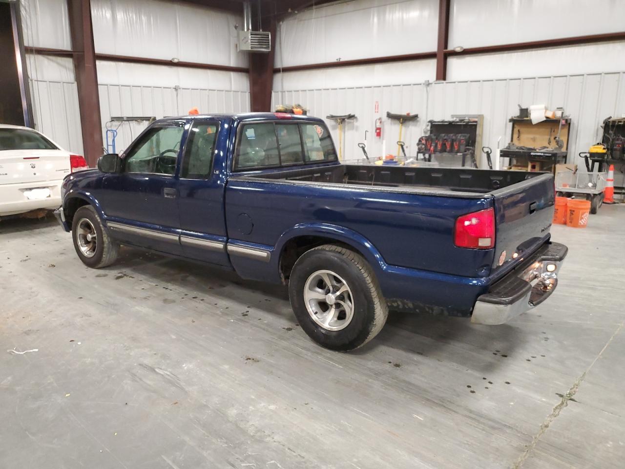 Image 2 of 2003 CHEVROLET S TRUCK S10 2003 with VIN 1GCCS19X238156544