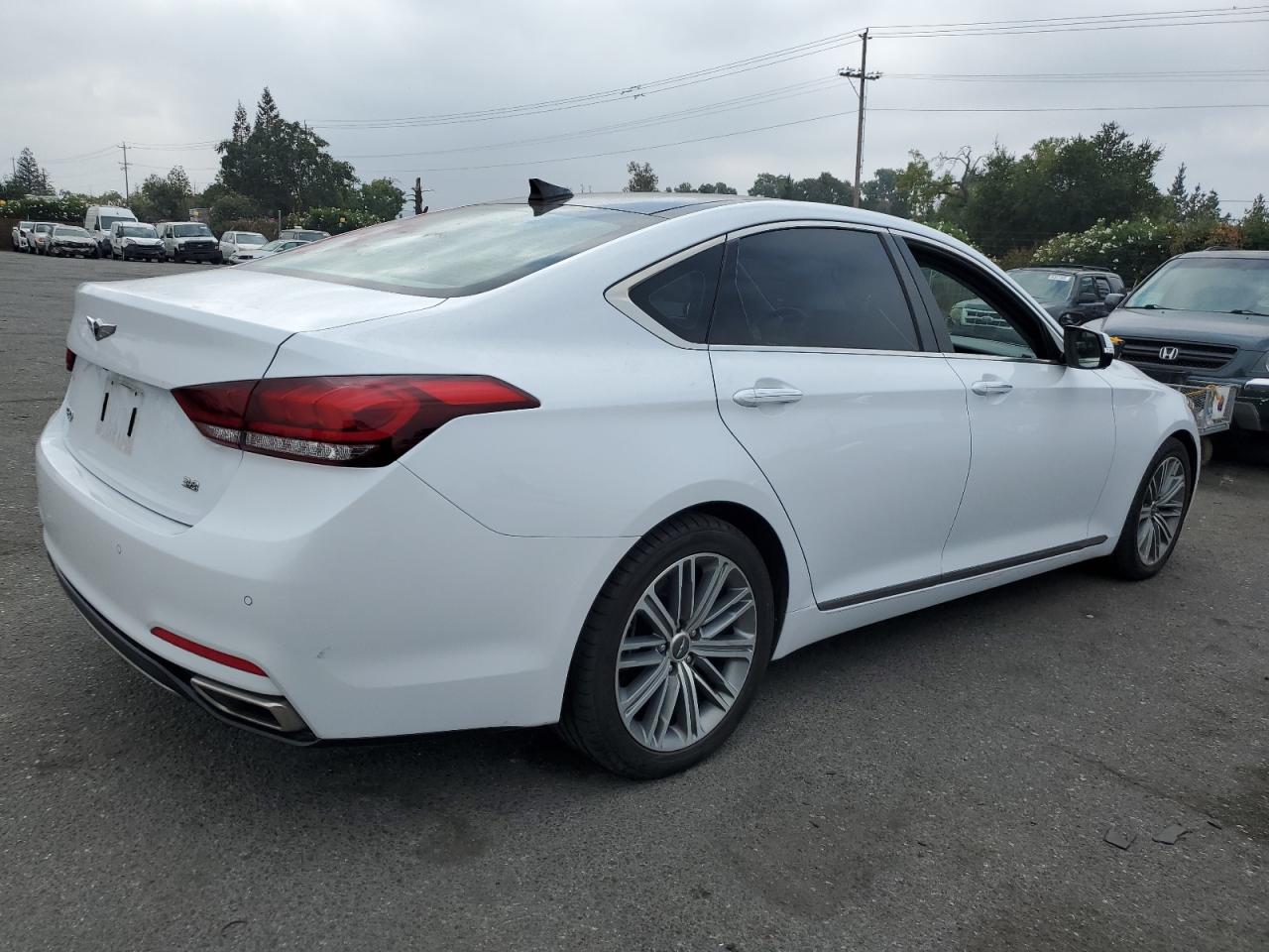 Изображение 3 2018 GENESIS G80 BASE 2018 с VIN KMHGN4JE0JU257635