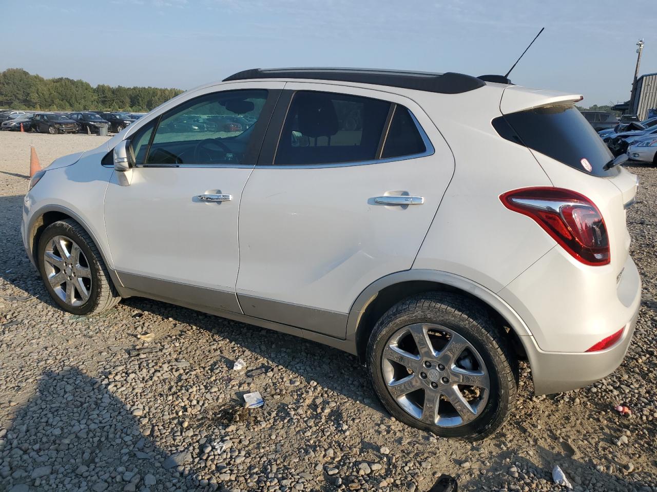Obraz 2 z 2018 BUICK ENCORE PREFERRED II 2018 z VIN KL4CJBSB0JB581861