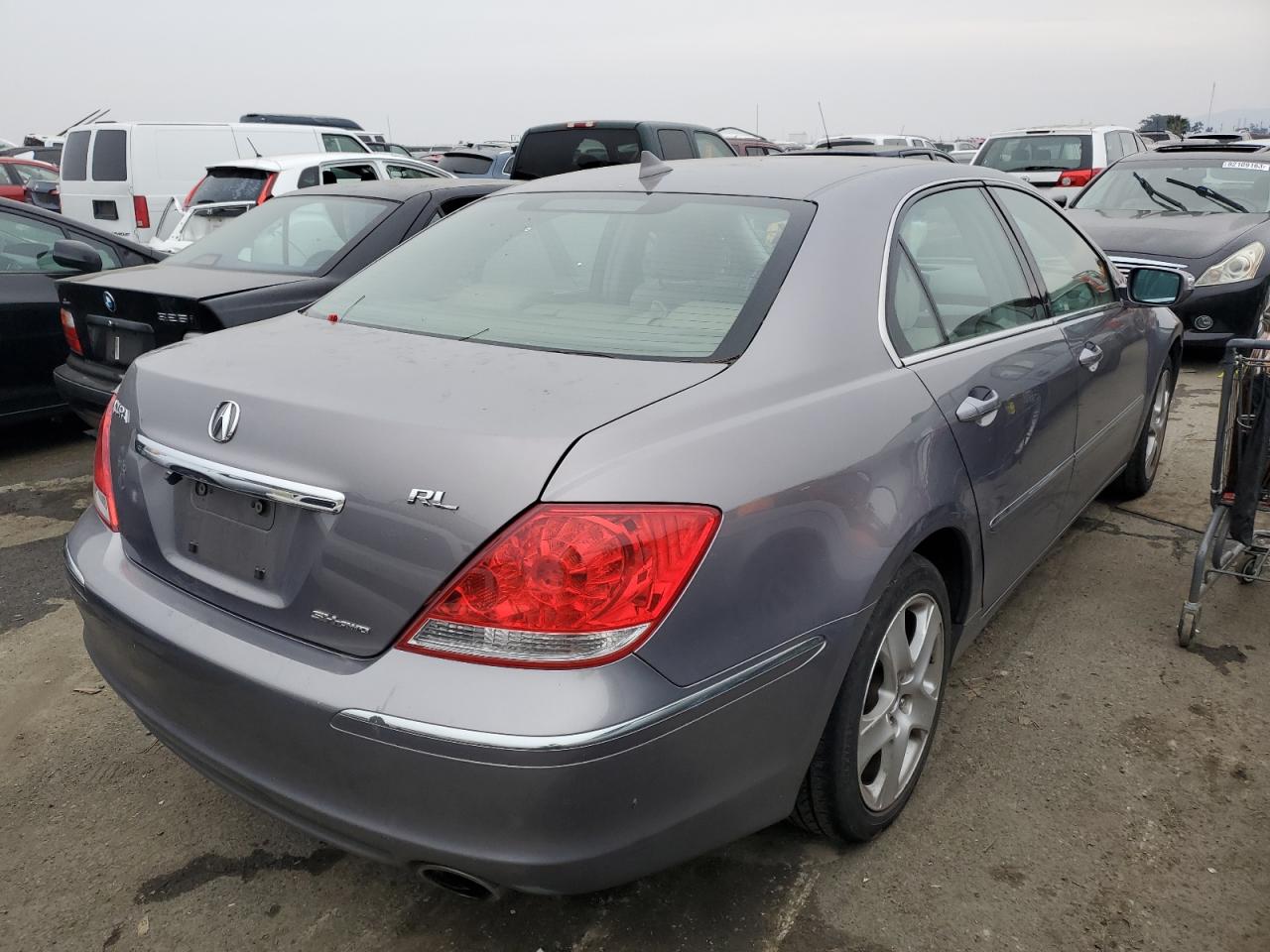 Image 3 of 2007 ACURA RL  2007 with VIN JH4KB16587C000010