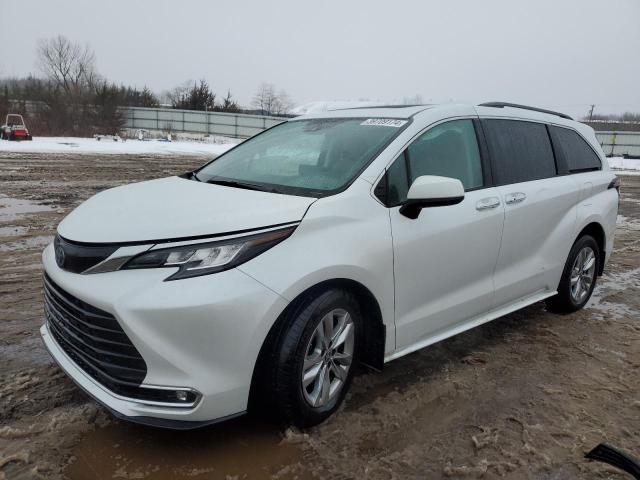 Image 1 of 2022 TOYOTA SIENNA XLE 2022 with VIN 5TDJRKEC0NS104078