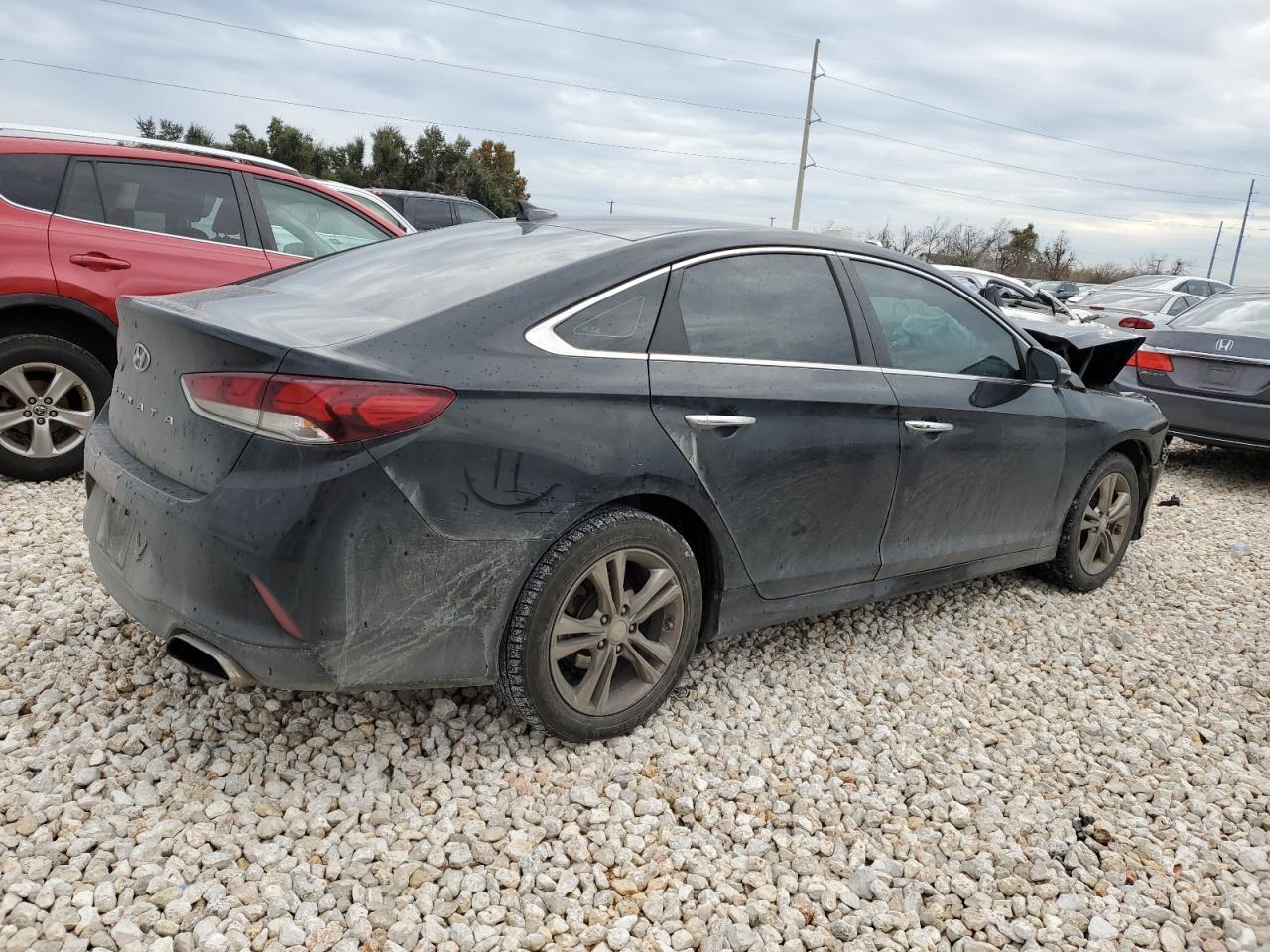 Obraz 3 z 2019 HYUNDAI SONATA LIMITED 2019 z VIN 5NPE34AF6KH747244