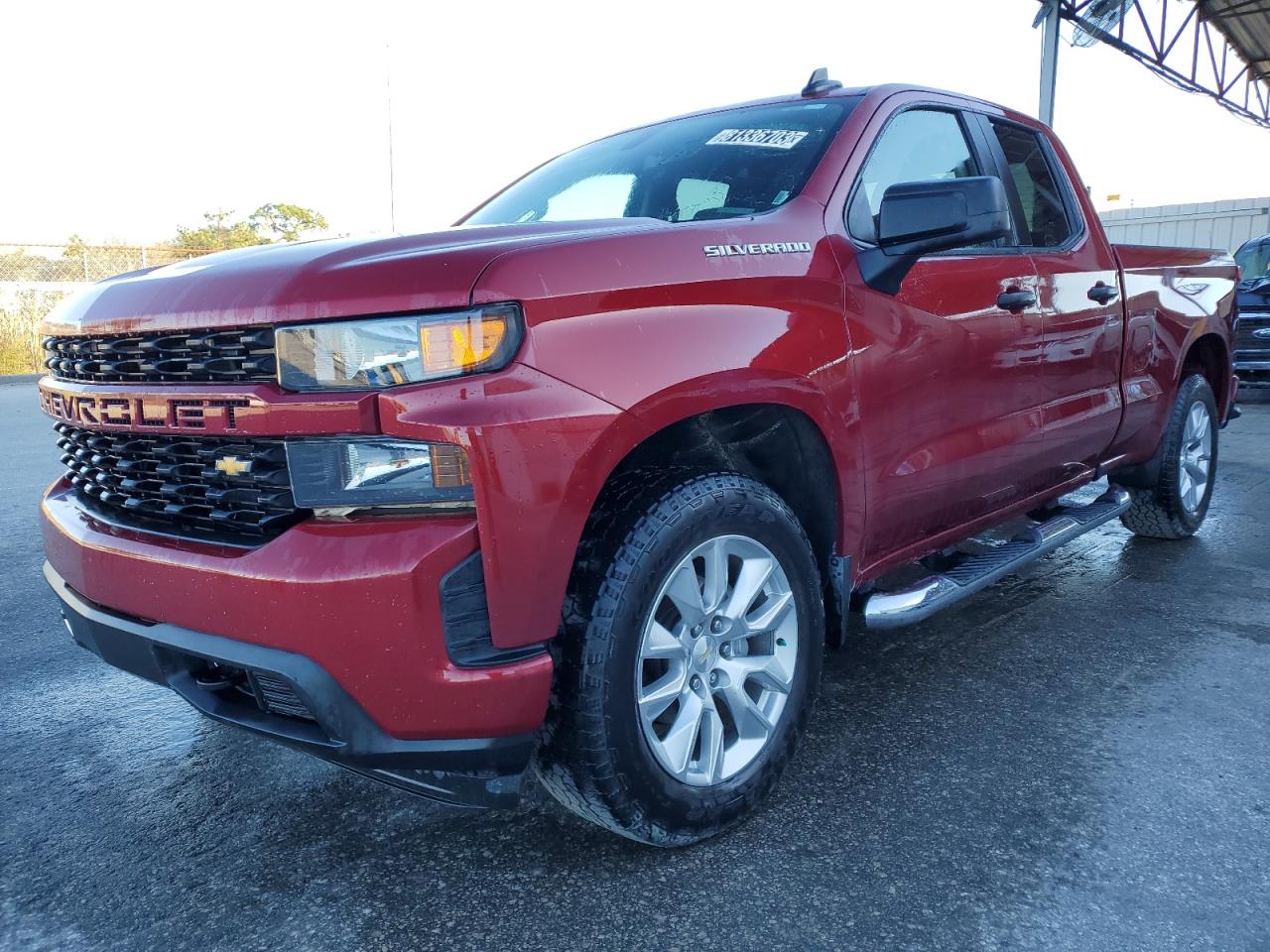 Изображение 1 2020 CHEVROLET SILVERADO K1500 CUSTOM 2020 с VIN 1GCRYBEHXLZ322333
