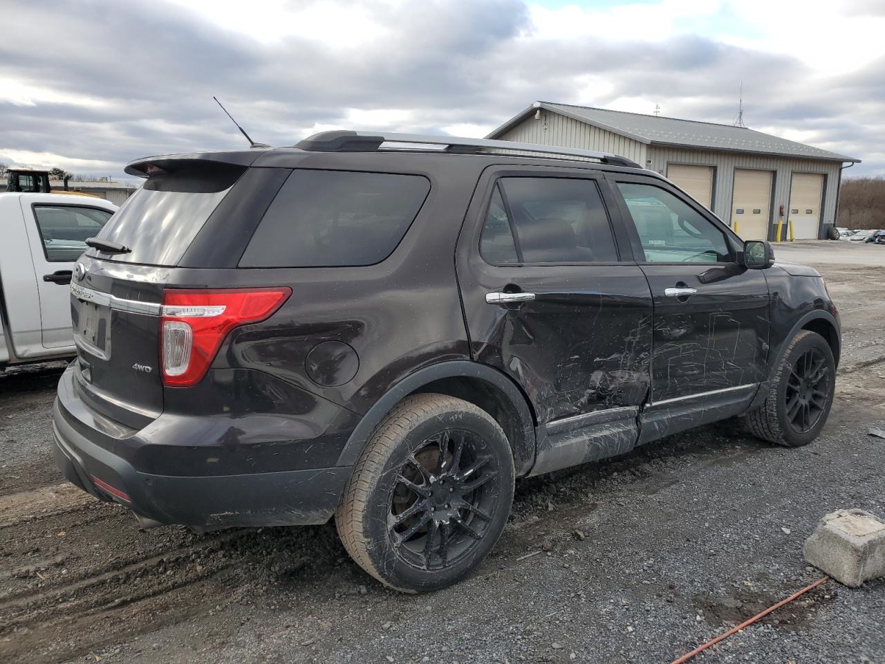 Image 3 of 2013 FORD EXPLORER XLT 2013 with VIN 1FM5K8D89DGA06192