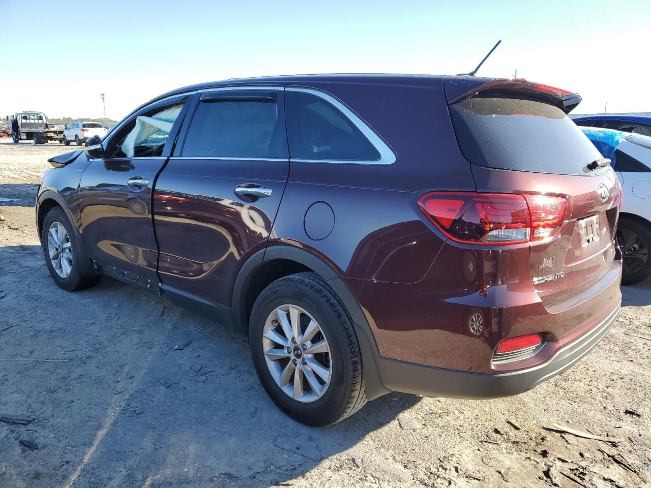 Изображение 2 2019 KIA SORENTO L 2019 с VIN 5XYPG4A32KG541722