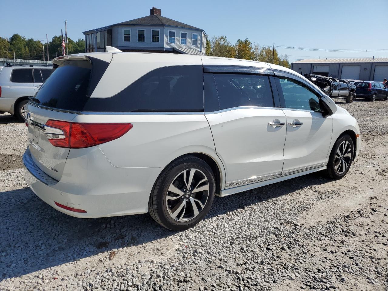 Image 3 of 2018 HONDA ODYSSEY ELITE 2018 with VIN 5FNRL6H95JB013429