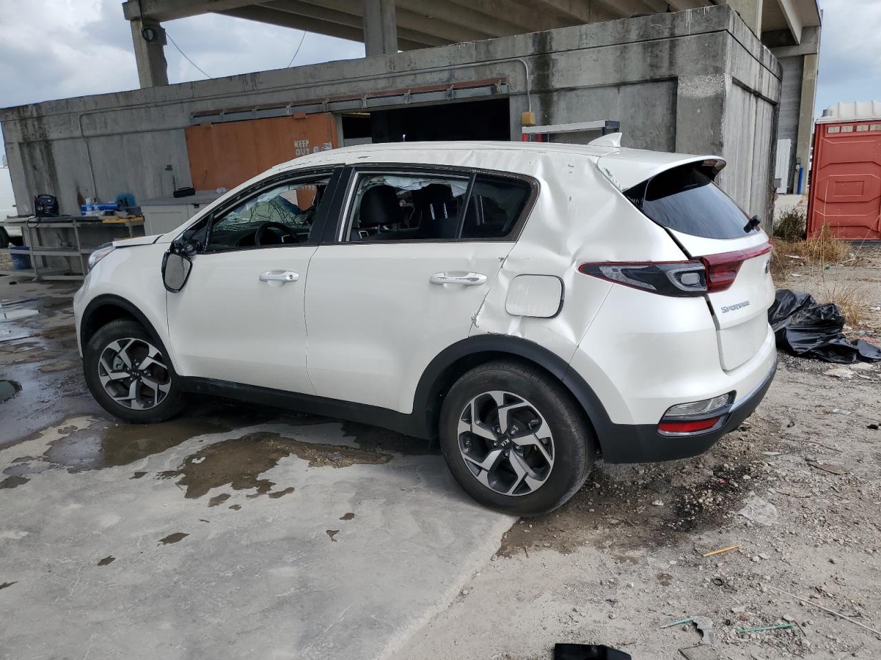 Image 2 of 2021 KIA SPORTAGE LX 2021 with VIN KNDPM3AC2M7913384