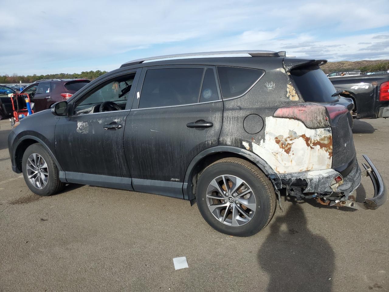 Obraz 2 z 2016 TOYOTA RAV4 HV XLE 2016 z VIN JTMRJREV2GD020931