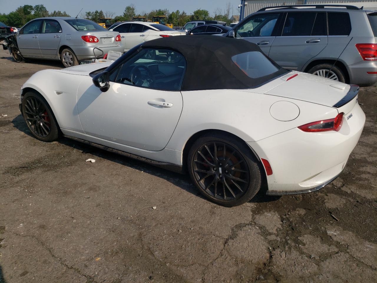 Obraz 2 z 2016 MAZDA MX-5 MIATA CLUB 2016 z VIN JM1NDAC78G0105999