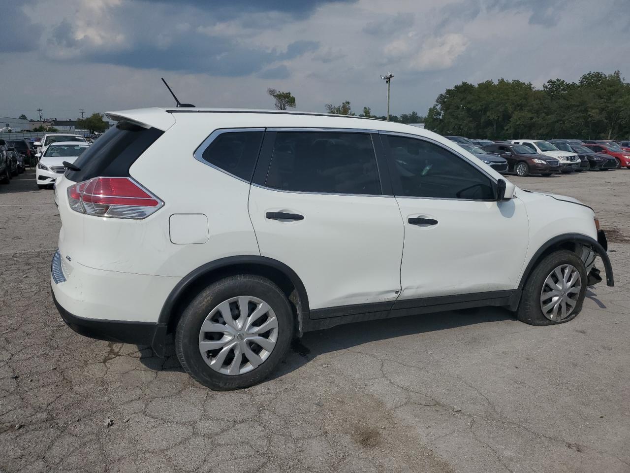 Image 3 of 2016 NISSAN ROGUE S 2016 with VIN KNMAT2MV7GP706686