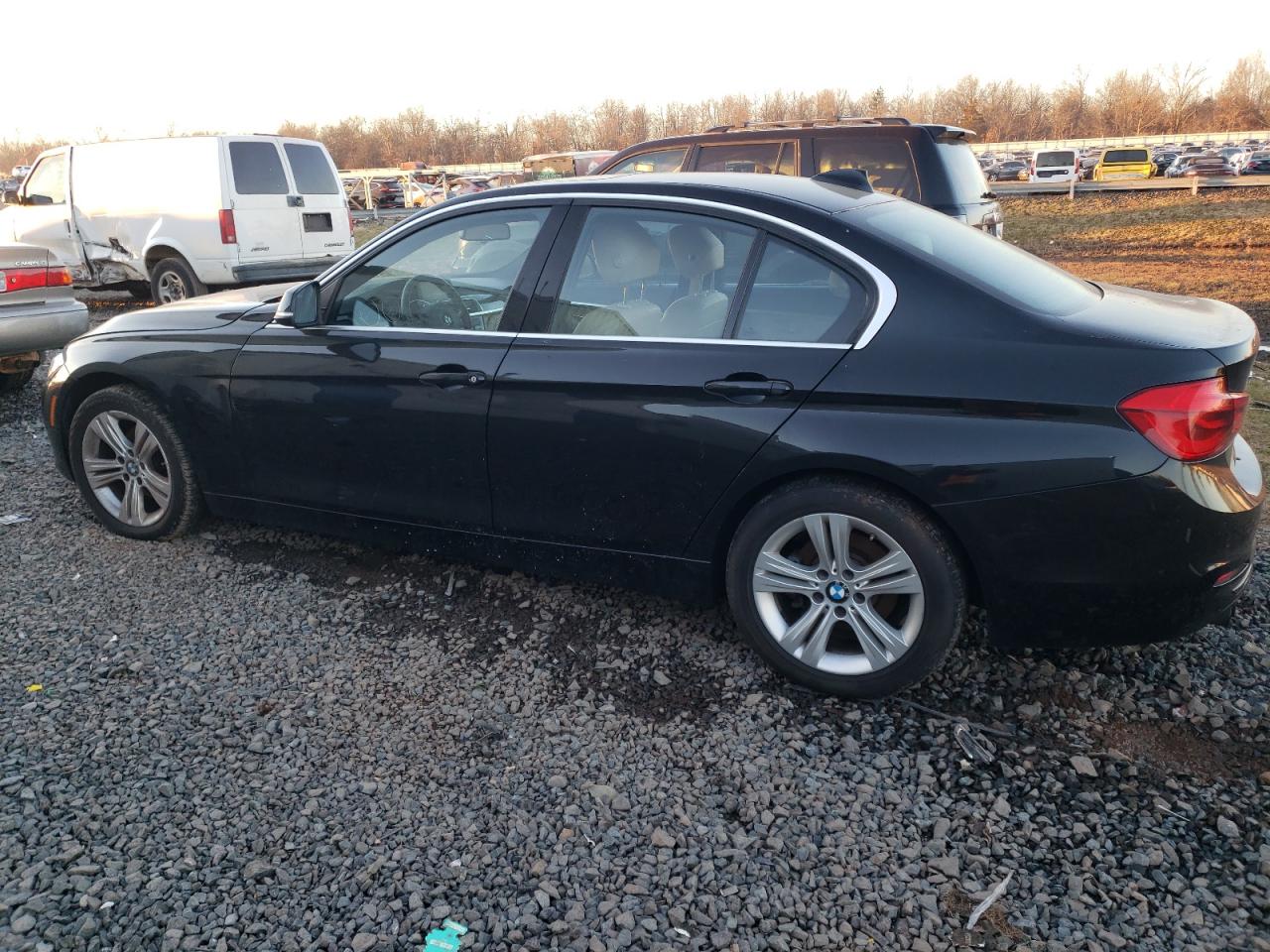 Obraz 2 z 2017 BMW 330 XI 2017 z VIN WBA8D9G5XHNU59514