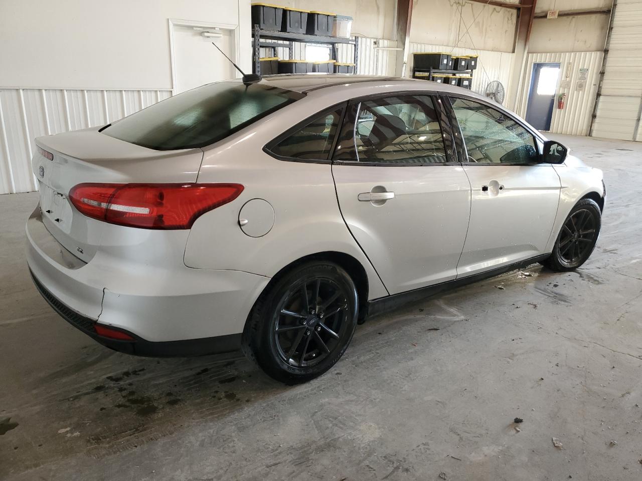 Image 3 of 2017 FORD FOCUS SE 2017 with VIN 1FADP3F27HL222770