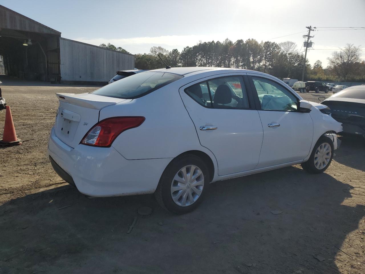 Изображение 3 2019 NISSAN VERSA S 2019 с VIN 3N1CN7AP7KL852471
