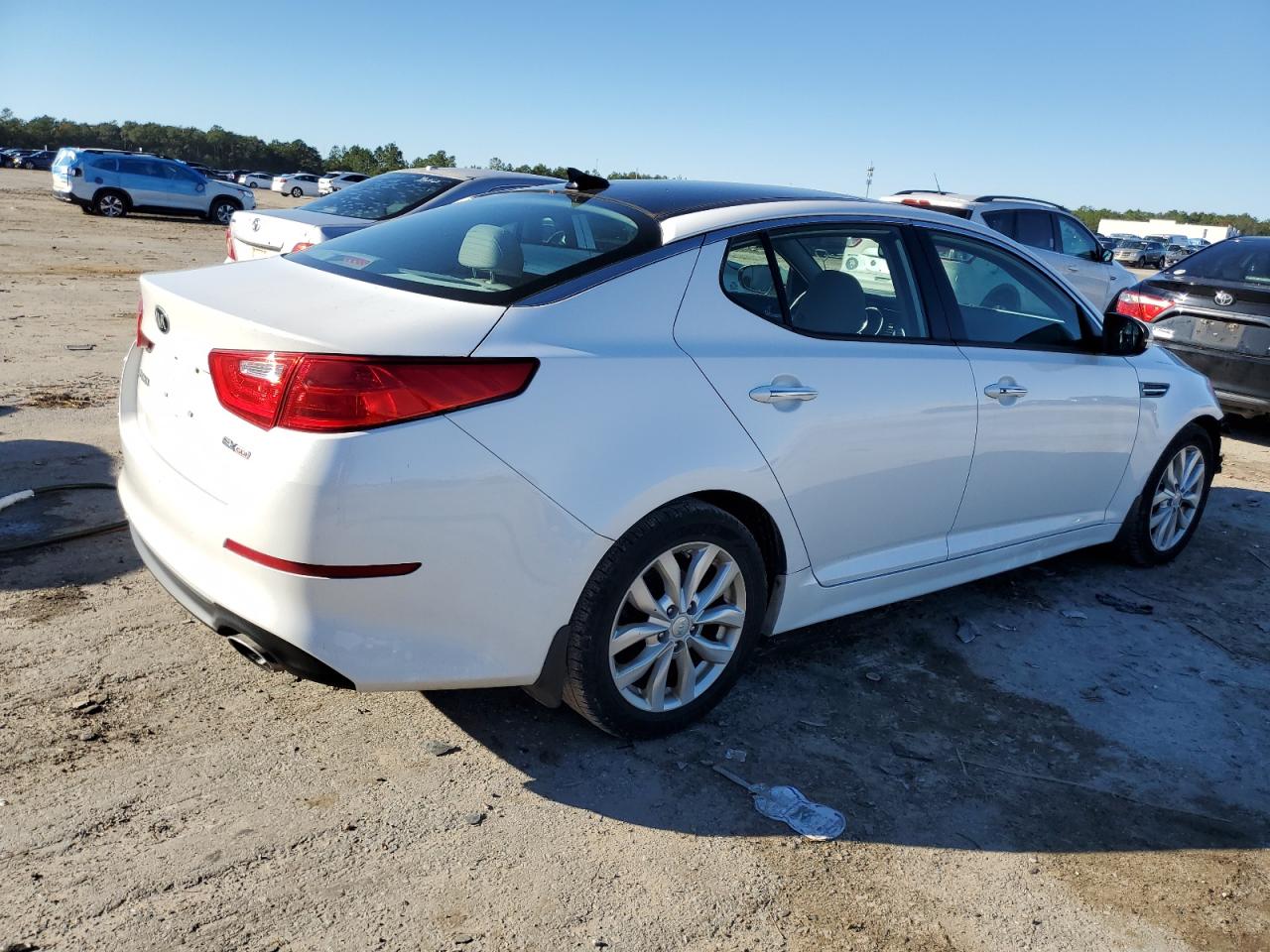 Image 3 of 2015 KIA OPTIMA EX 2015 with VIN 5XXGN4A77FG441795