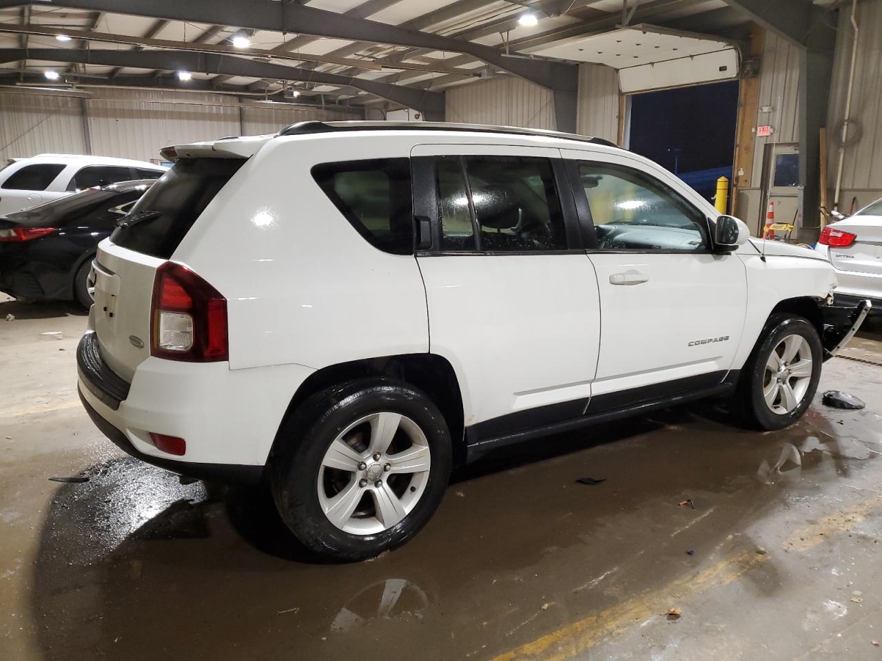 Obraz 3 z 2014 JEEP COMPASS LATITUDE 2014 z VIN 1C4NJDEB5ED575571