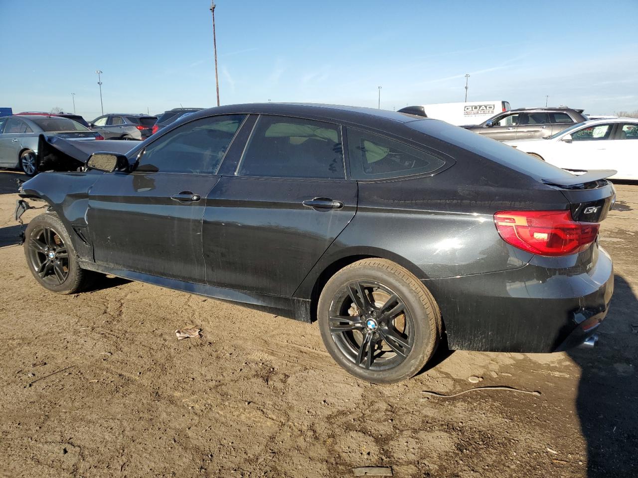 Obraz 2 z 2017 BMW 330 XIGT 2017 z VIN WBA8Z9C50HG453023