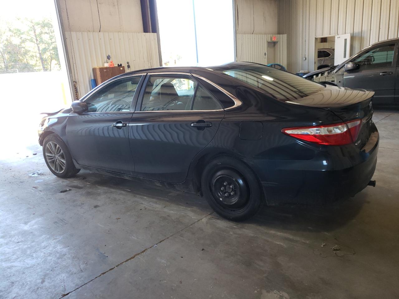 Изображение 2 2015 TOYOTA CAMRY LE 2015 с VIN 4T1BF1FK5FU958523