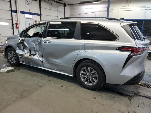 Image 2 of 2021 TOYOTA SIENNA XLE 2021 with VIN 5TDYSKFCXMS037389