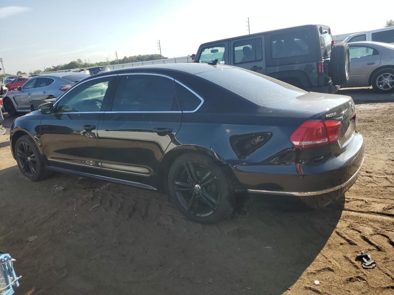 Obraz 2 z 2015 VOLKSWAGEN PASSAT SEL 2015 z VIN 1VWCV7A37FC117126