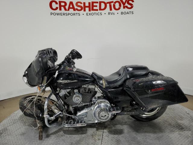 Obraz 3 z 2015 HARLEY-DAVIDSON FLHX STREET GLIDE 2015 z VIN 1HD1KBM17FB700719