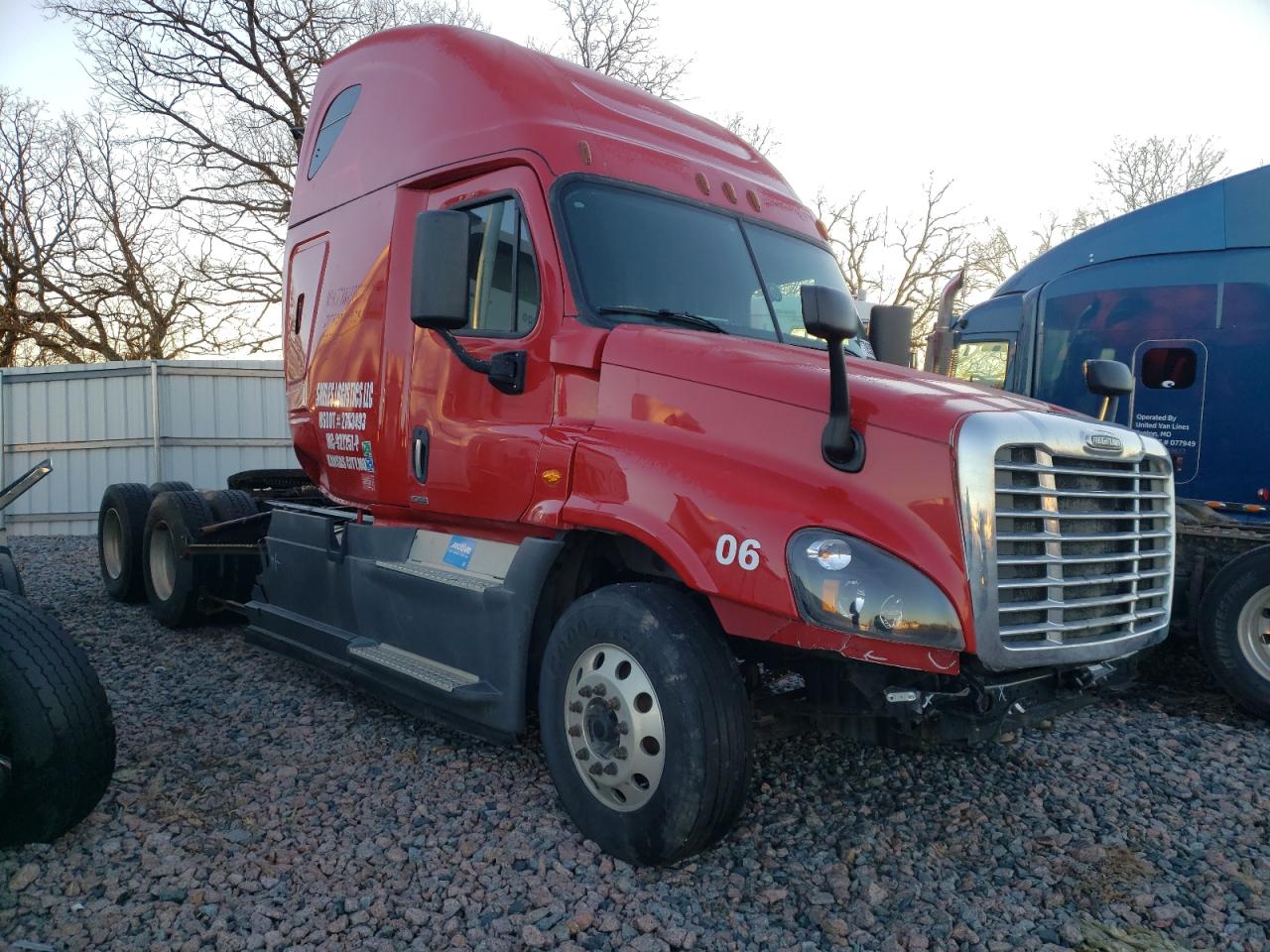 2015 FREIGHTLINER CASCADIA 125  2015 image