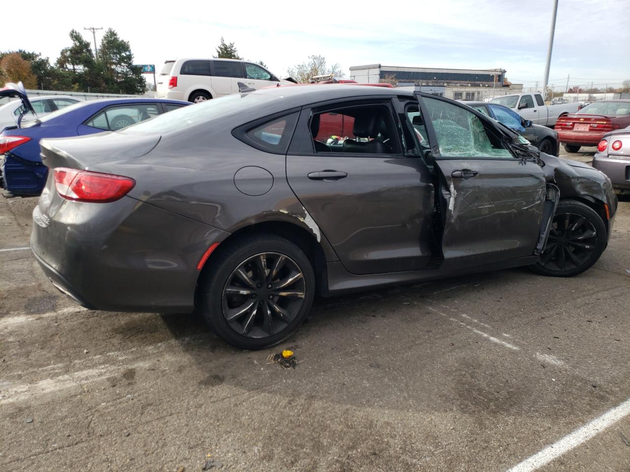 Image 3 of 2015 CHRYSLER 200 S 2015 with VIN 1C3CCCBB6FN721590