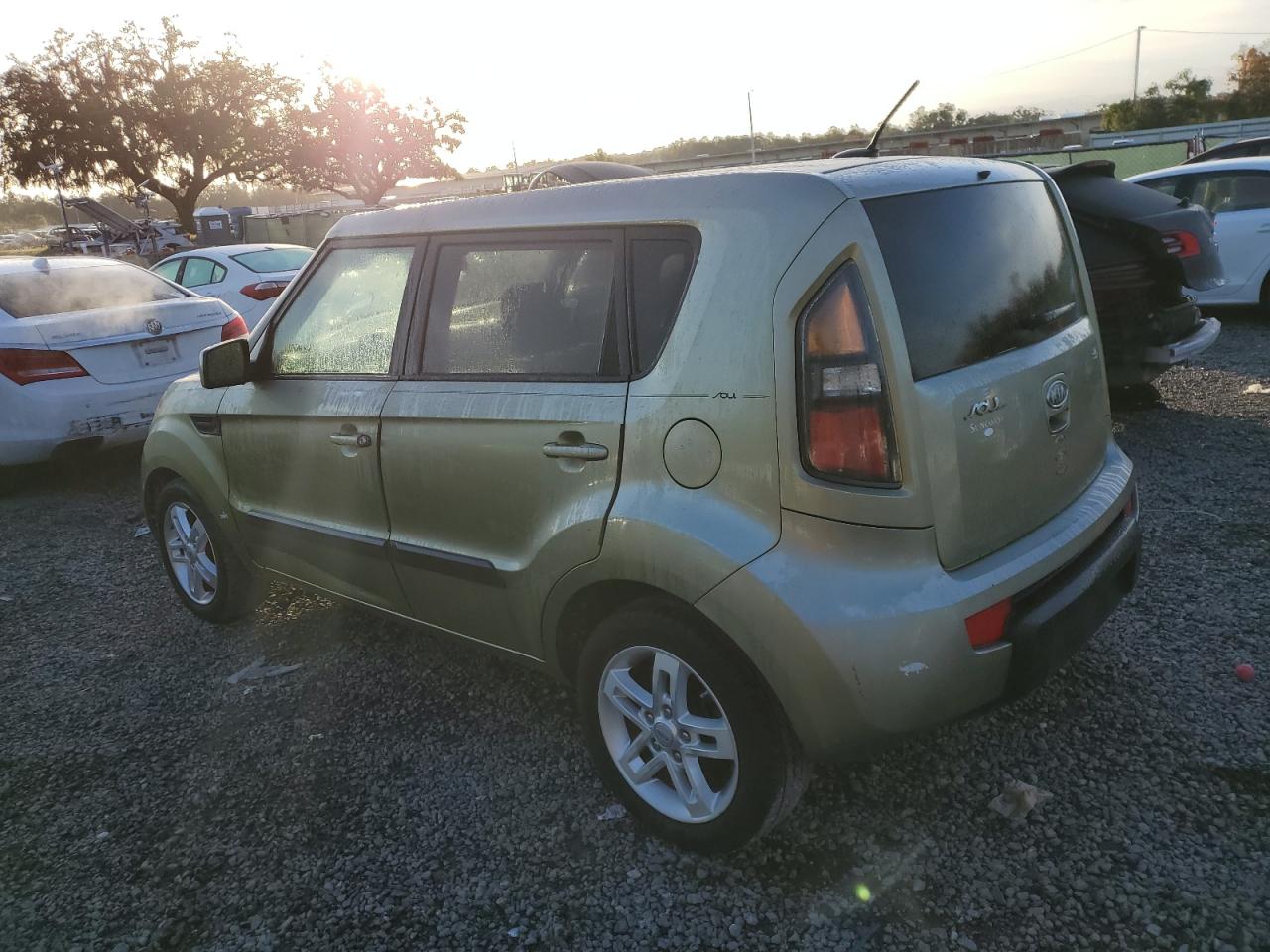 Изображение 2 2011 KIA SOUL + 2011 с VIN KNDJT2A25B7250805