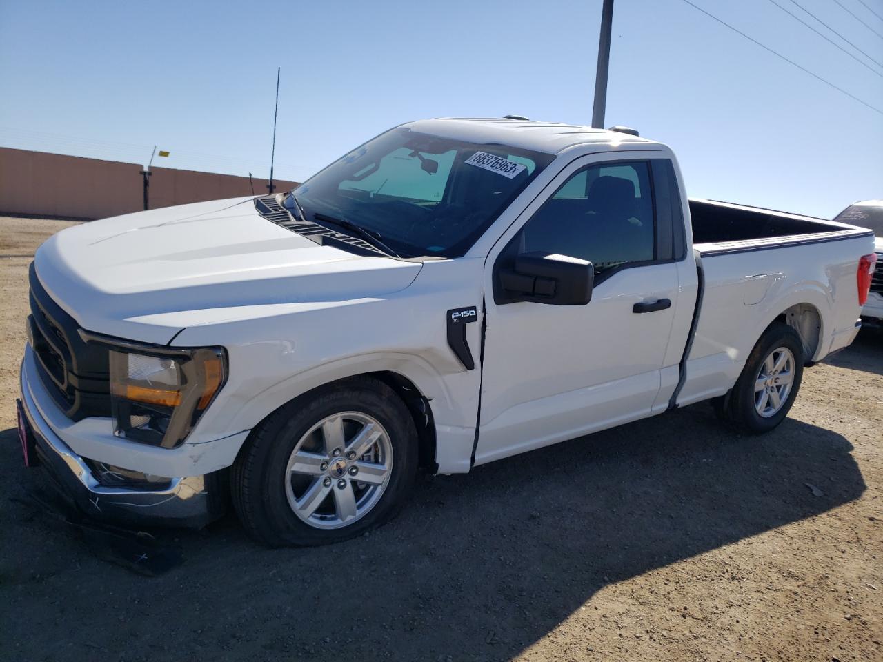 Obraz 1 z 2023 FORD F150  2023 z VIN 1FTMF1C54PKE33039