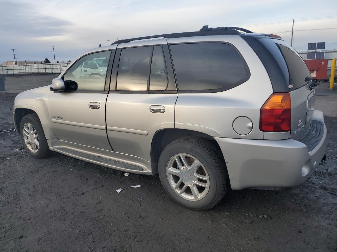 Изображение 2 2006 GMC ENVOY DENALI 2006 с VIN 1GKET63M262238724
