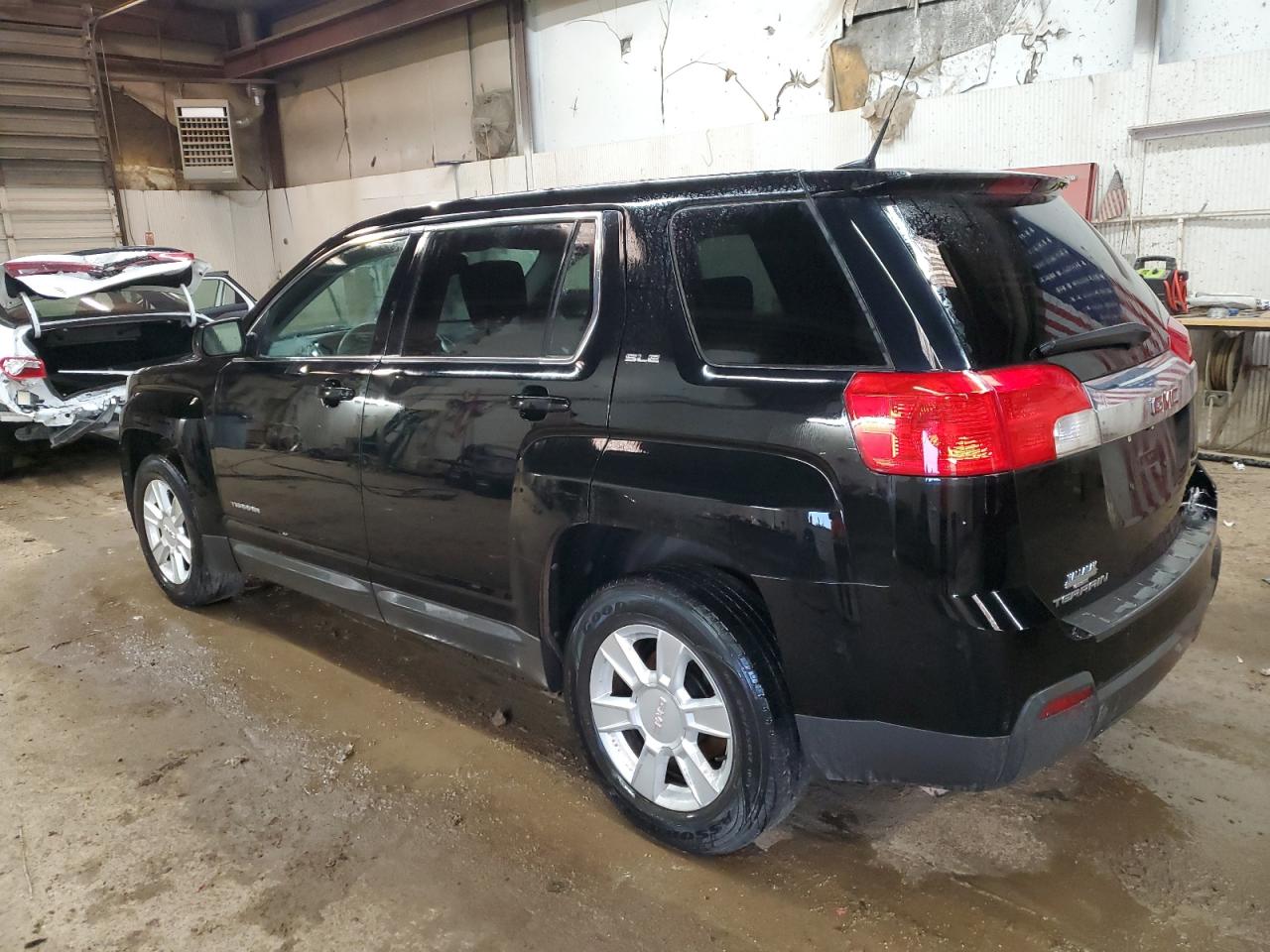 Image 2 of 2011 GMC TERRAIN SLE 2011 with VIN 2CTFLREC5B6429433